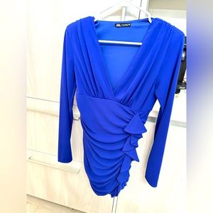 Zara padded mini longsleeve dress in blue never worn